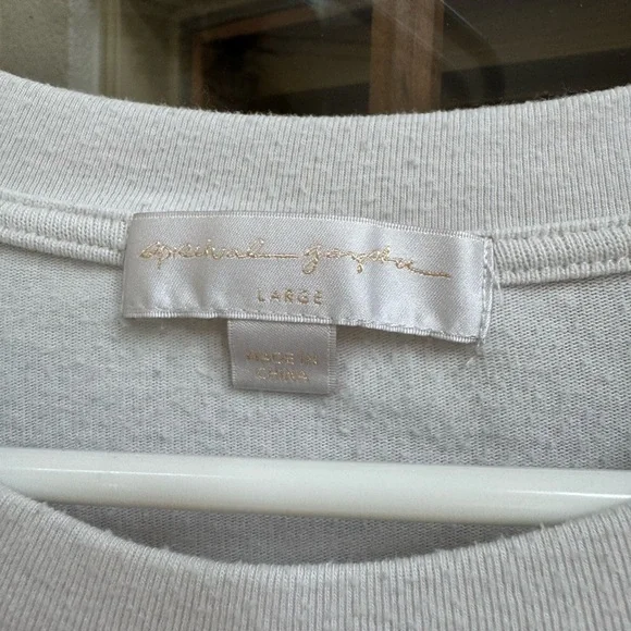 Spiritual Gangster White Sweatshirt with Heart Detail - Picture 3 of 6